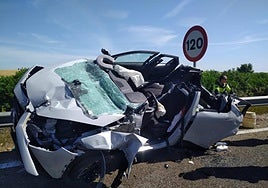 Fotos | Así ha quedado el vehículo accidentado en la A-5