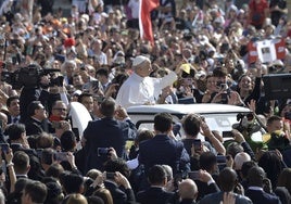 El Papa en acción
