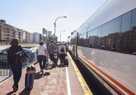 Estación de Talavera de la Reina, que forma parte del tendido convencional entre Talayuela e Illescas.