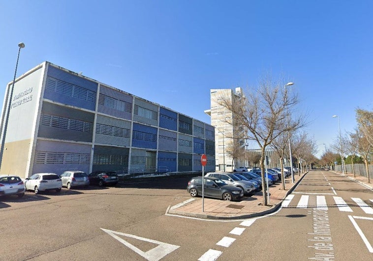 Dos mujeres heridas en una colisión entre dos coches en el campus de la UEx en Badajoz