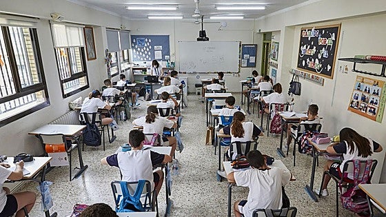 La Junta sube un 3% los complementos salariales a los docentes de la concertada