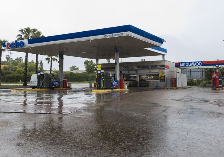 Condenados a 21 meses de cárcel los acusados de robar 31.500 litros de carburante