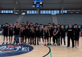 Los componentes del cadete del CBA al acabar en octavos su participación en el Campeonato de España.