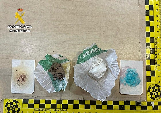 Material incautado por la Guardia Civil.