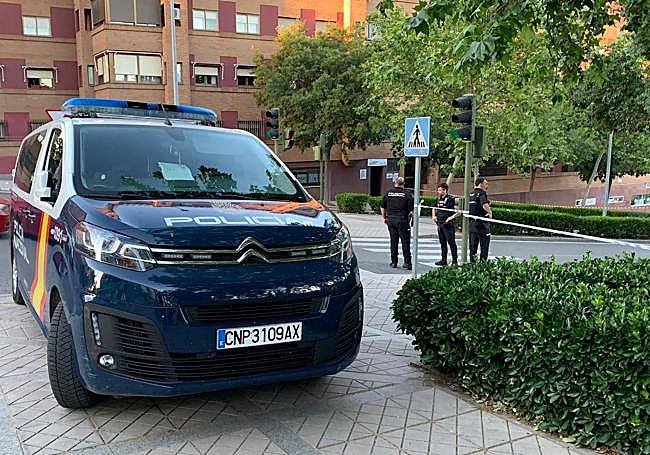 La Policía Nacional ha acordonado la zona.