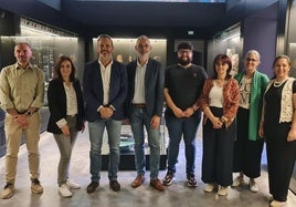 En el encuentro con la Federación Extremeña de Asociaciones de Personas Sordas se ha realizado una visita a la Sala de Protohistoria del Museo Arqueológico de Badajoz.