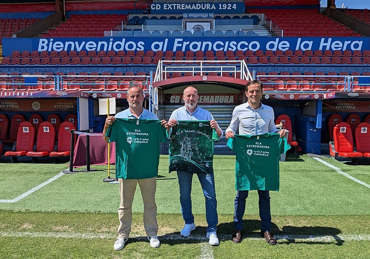Ito, Rubén Checa y Tete durante la presentación en el Francisco de la Hera.