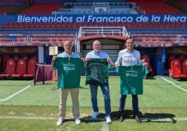 Ito, Rubén Checa y Tete durante la presentación en el Francisco de la Hera.
