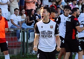 Liberto Beltrán celebra su tanto del pasado sábado frente al filial del Atlético de Madrid en el Romano.