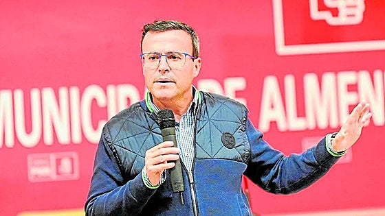 Gallardo seguiría de aforado aunque se convocaran elecciones regionales