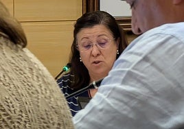 La alcaldesa durante el pleno.