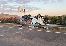 Fotos | Así ha quedado el camión accidentado en la A-5 en Extremadura