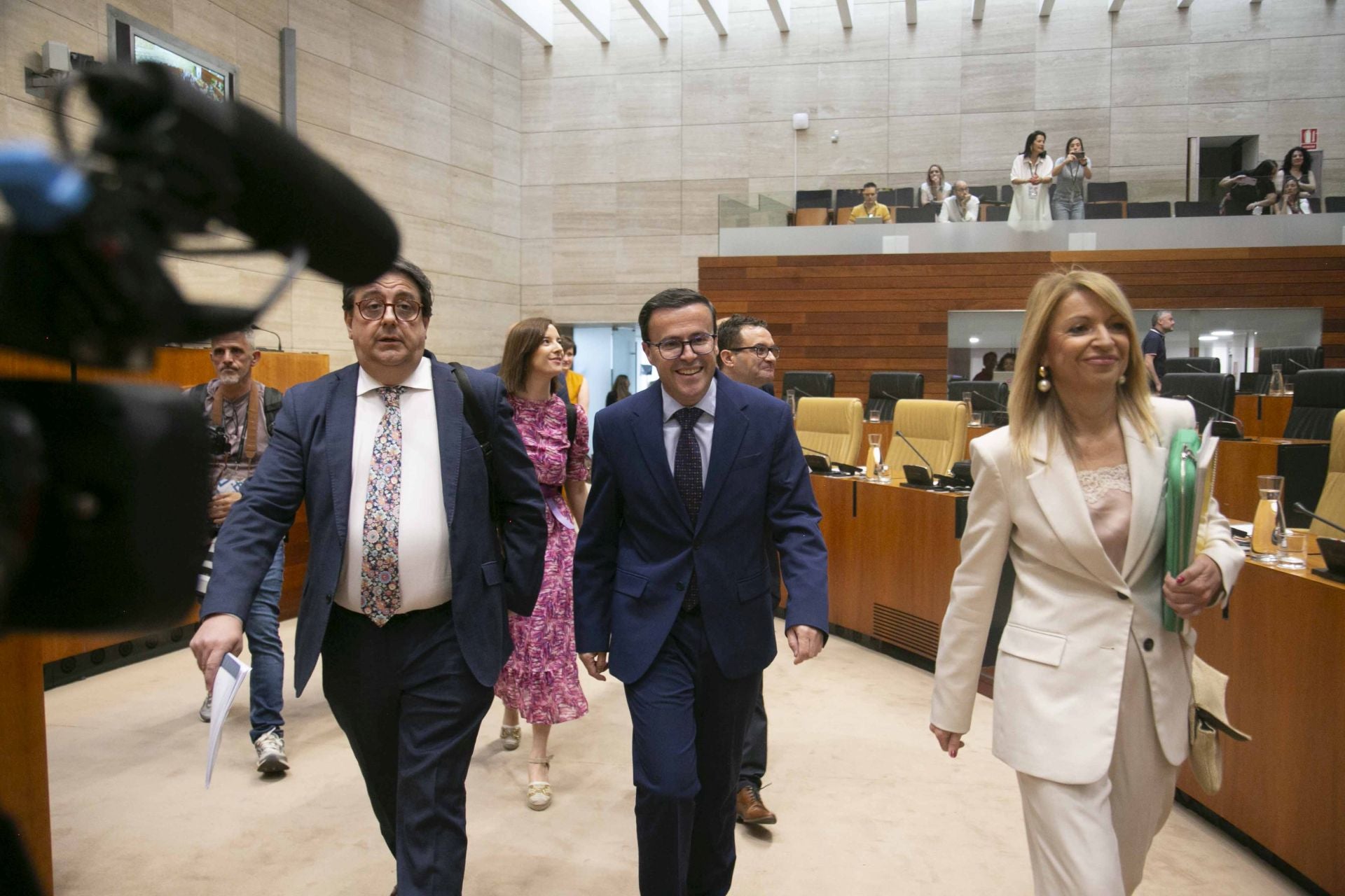 Así ha sido la llegada de Miguel Ángel Gallardo a su primer Pleno en la Asamblea de Extremadura