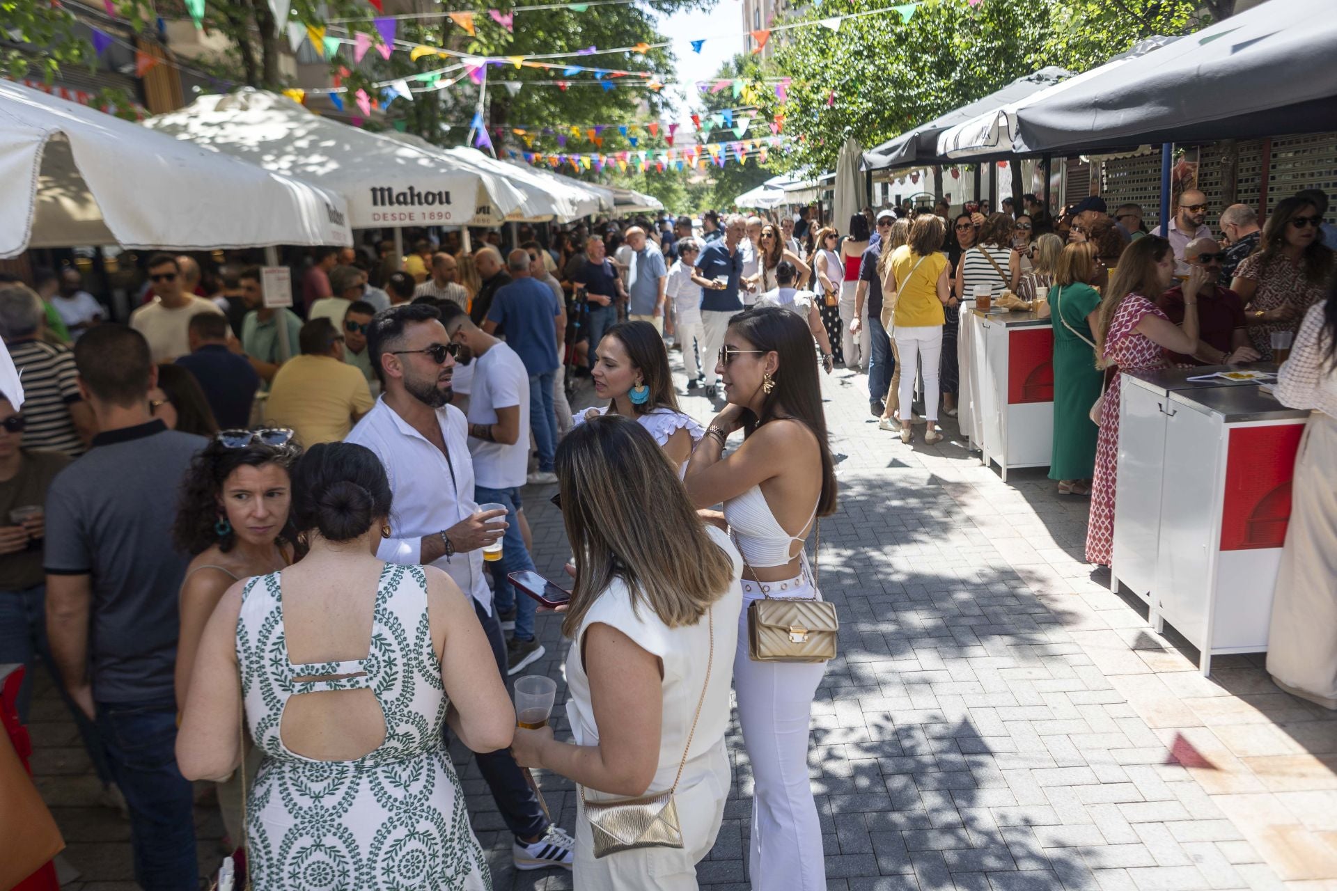 Ambiente en la feria de día de Cáceres
