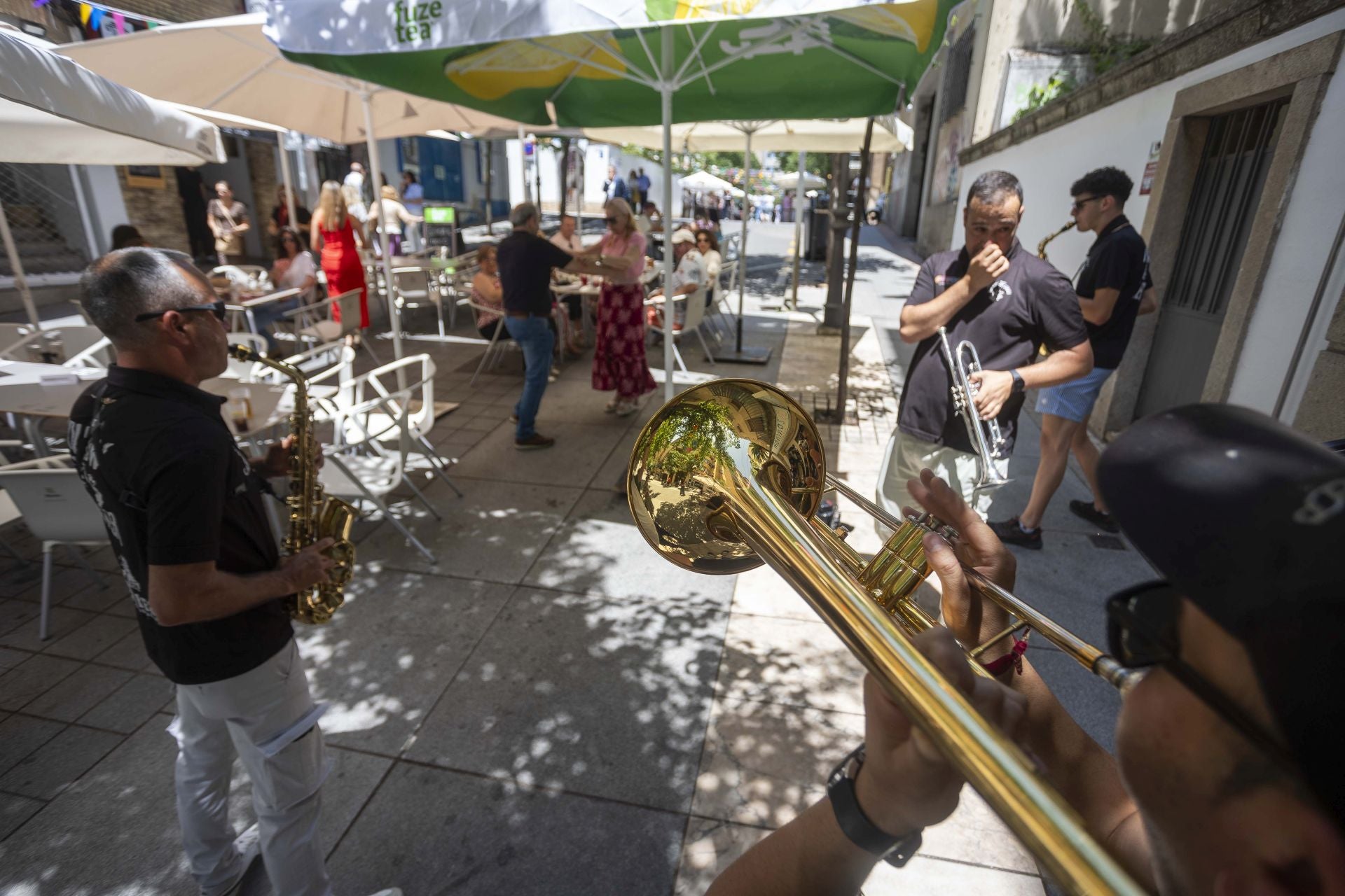 Ambiente en la feria de día de Cáceres
