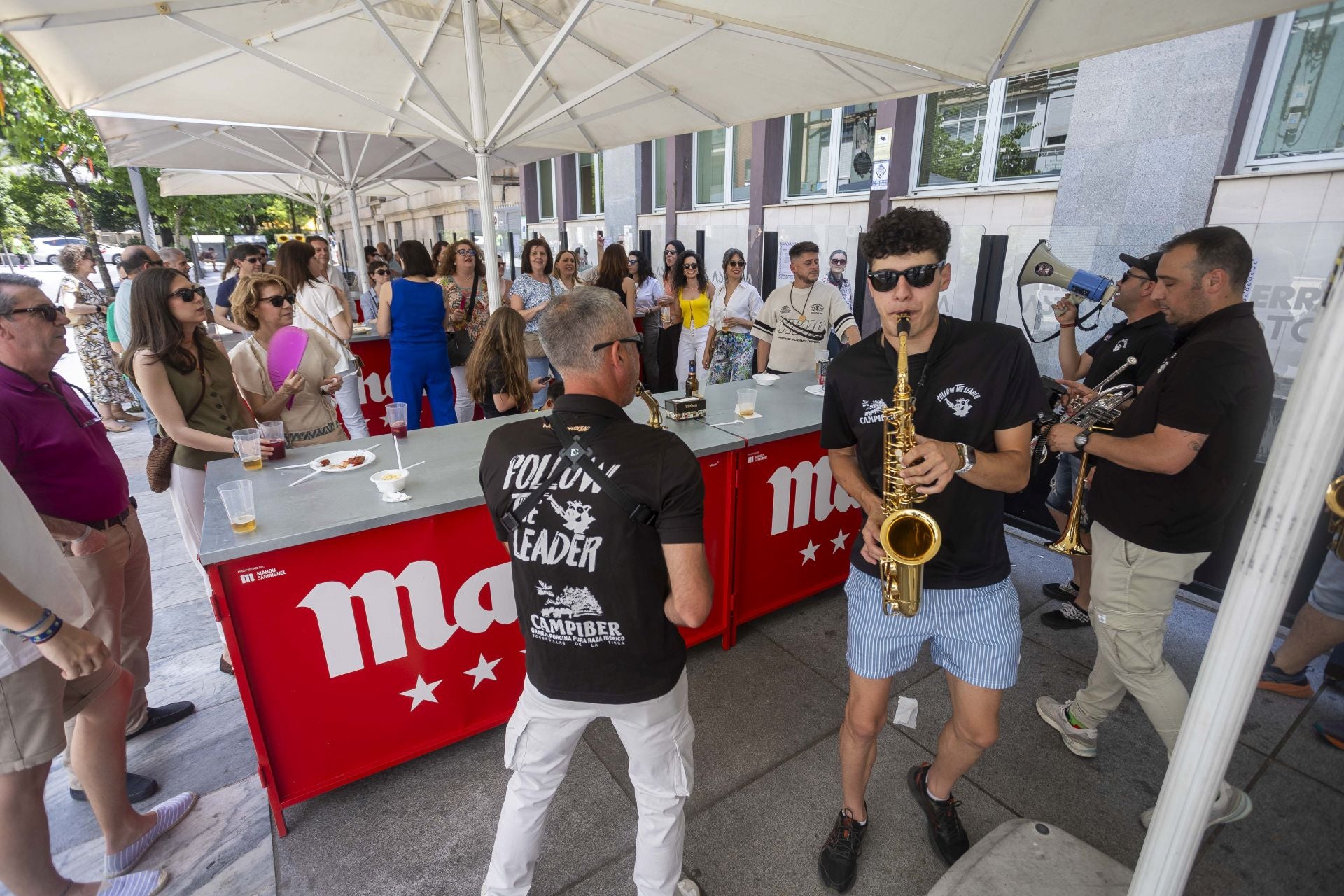Ambiente en la feria de día de Cáceres