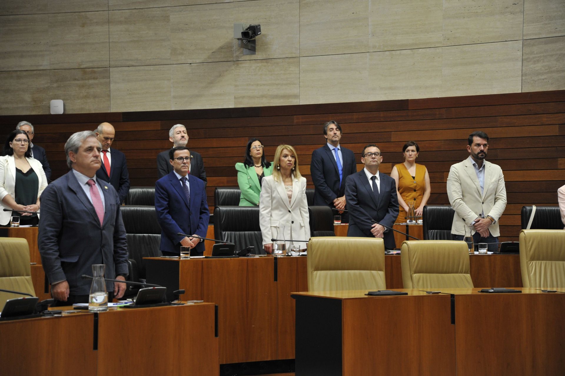 Así ha sido la llegada de Miguel Ángel Gallardo a su primer Pleno en la Asamblea de Extremadura