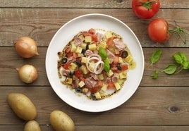 Ensalada fácil de patata, tomate y atún