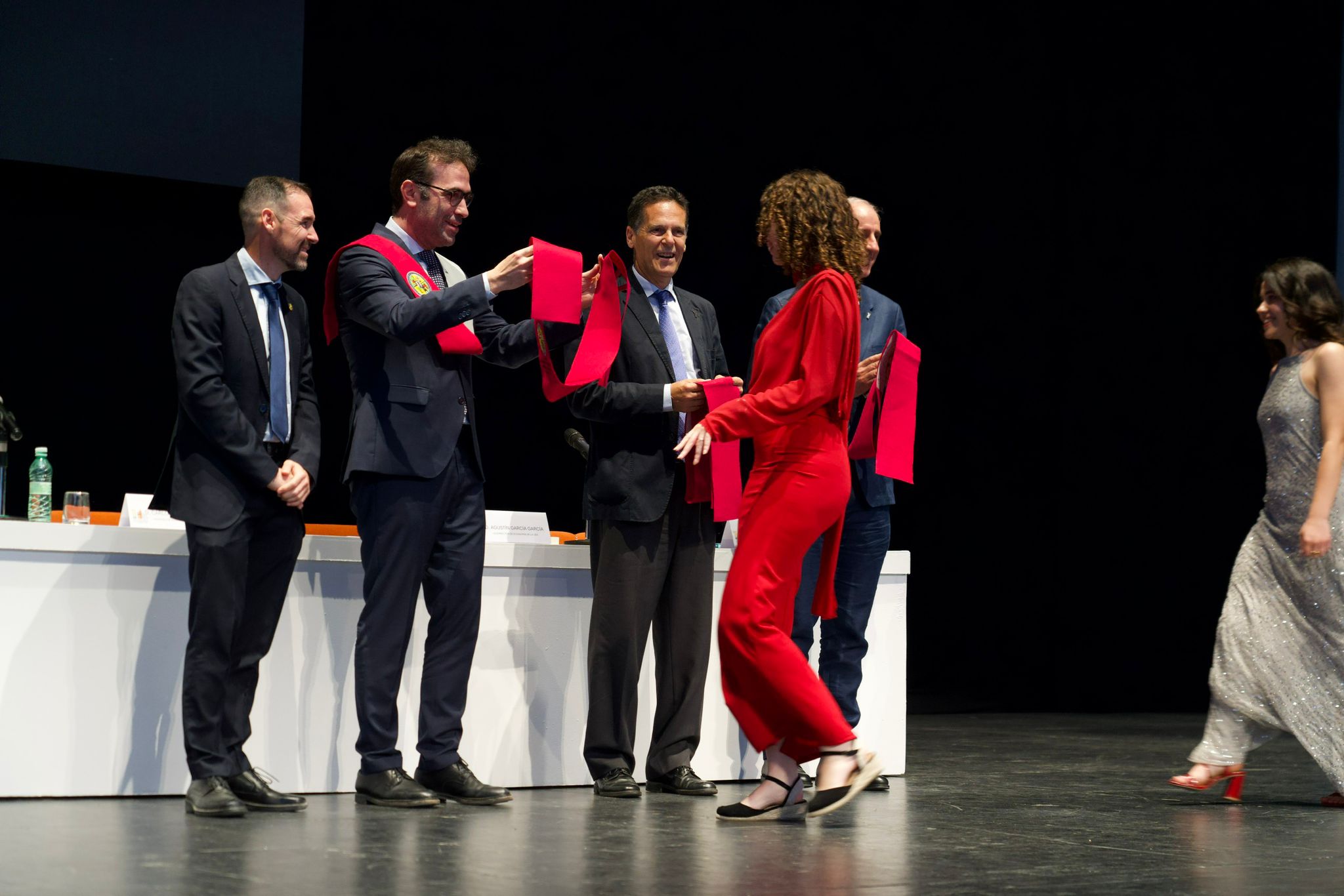 Fotos | El ministro extremeño Carlos Cuerpo ejerce de padrino en la UEx