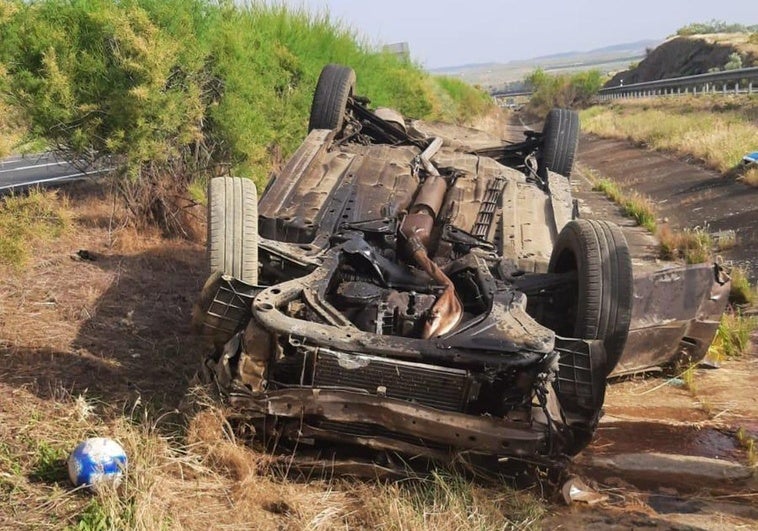 Un muerto y dos heridos tras una salida de vía con vuelco en la A-66