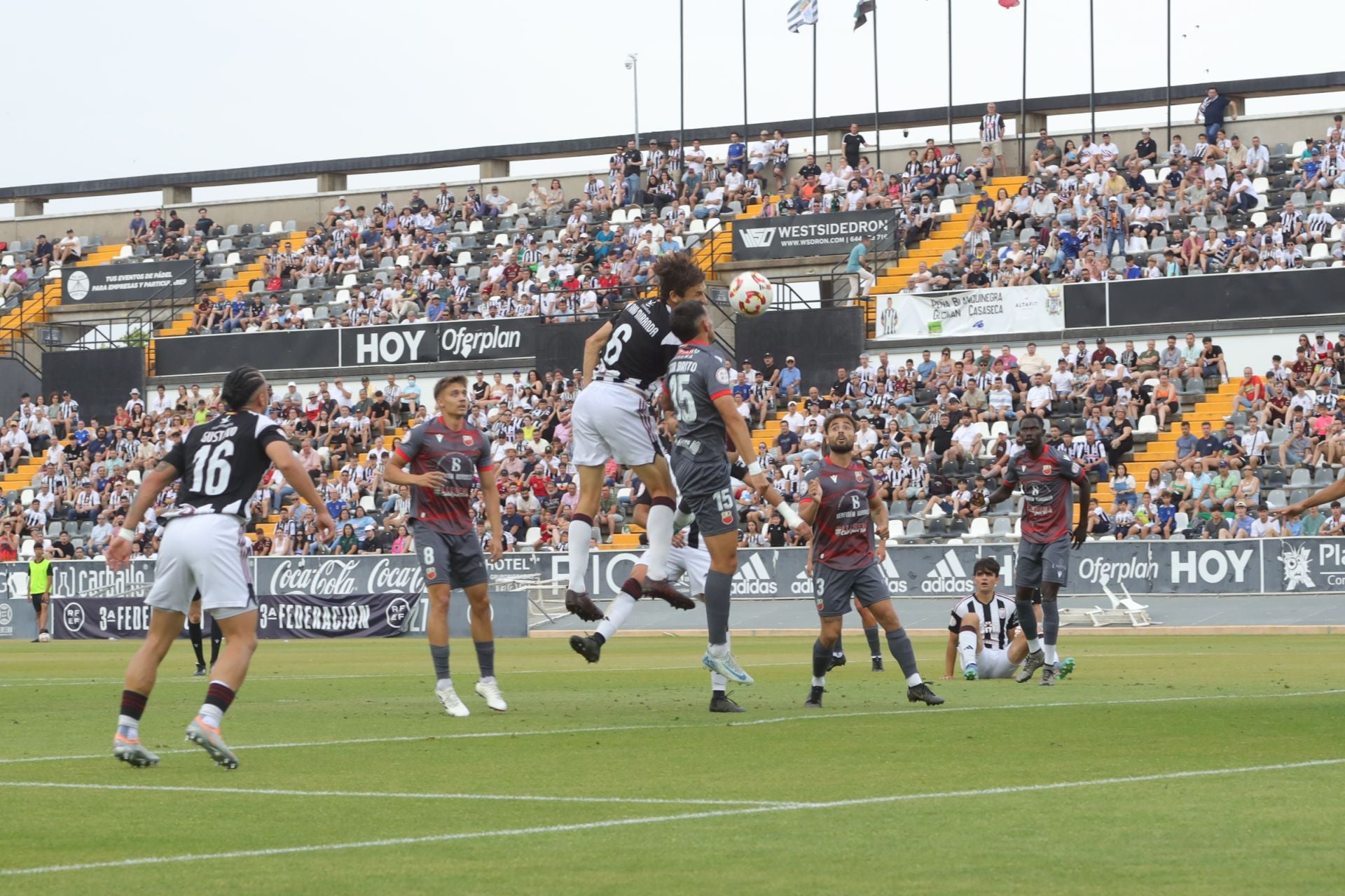 Fotos | Así se ha vivido el Badajoz 1-0 Llerenense
