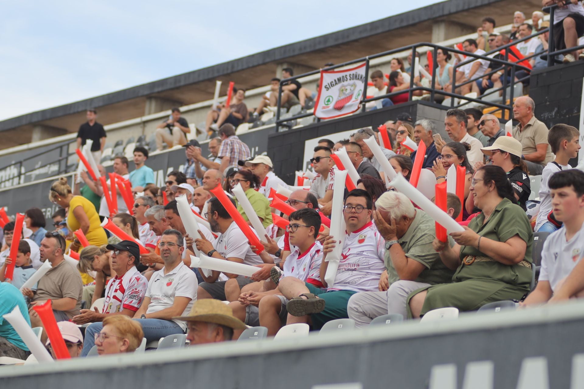 Fotos | Así se ha vivido el Badajoz 1-0 Llerenense