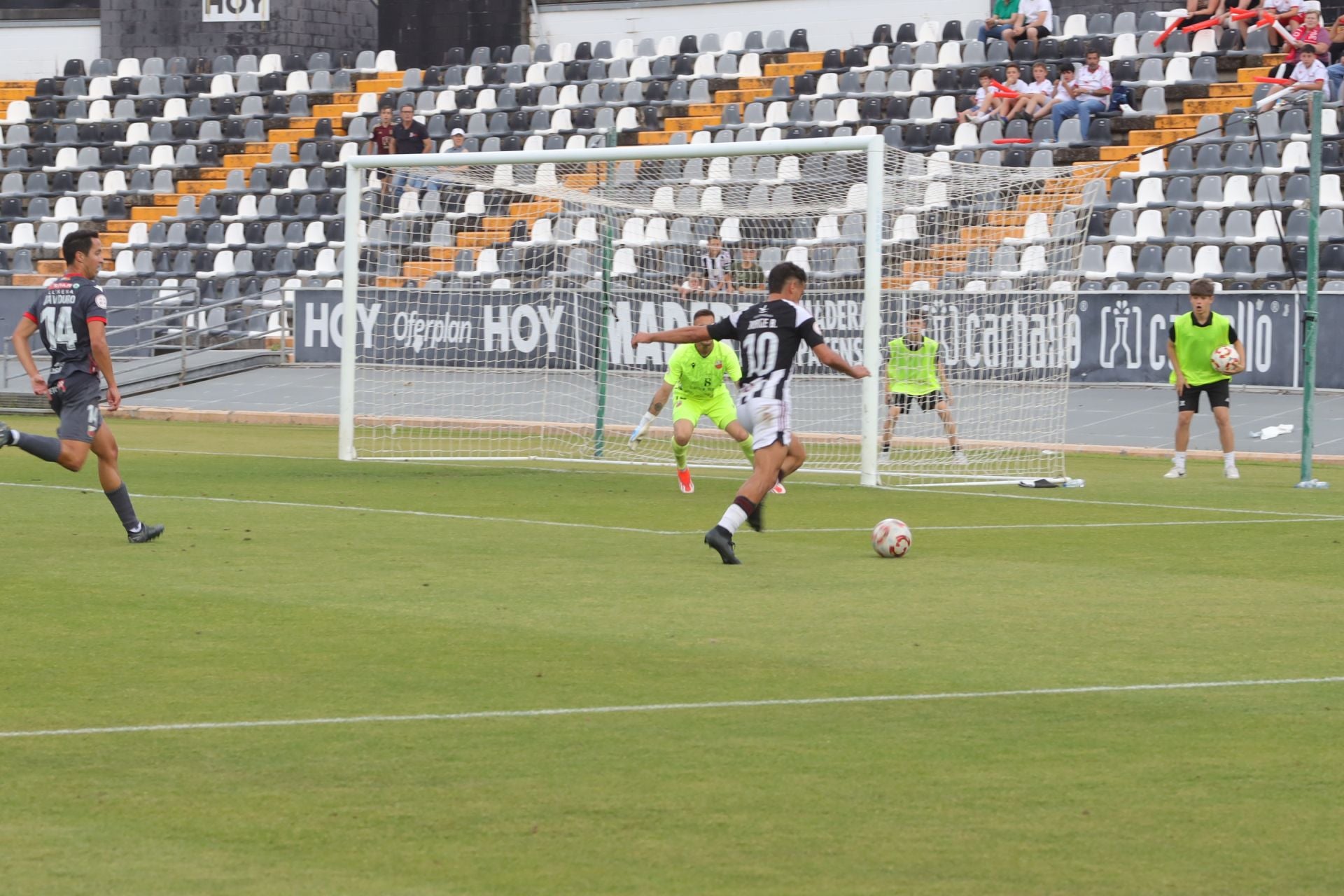 Fotos | Así se ha vivido el Badajoz 1-0 Llerenense