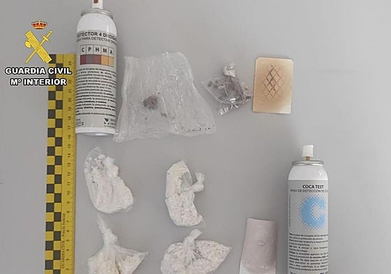 Droga incautada por los agentes.