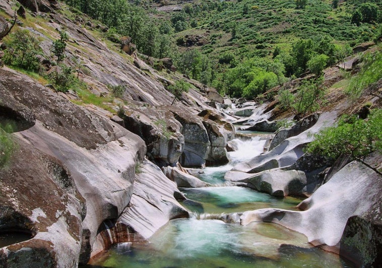 Las 10 mejores piscinas naturales en Extremadura para refrescarte este verano