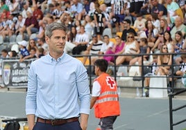 David González durante el partido de ida del playoff entre el Badajoz y el Llerenense en el Nuevo Vivero.
