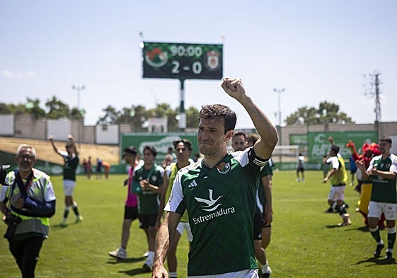 Álvaro Clausí, emocionado tras eliminar al Ávila en el playoff.