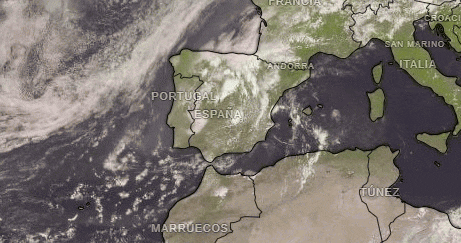 Por qué se ve 'blanquecino' el cielo en Extremadura