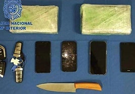La droga y los móviles intervenidos por la Policía Nacional.