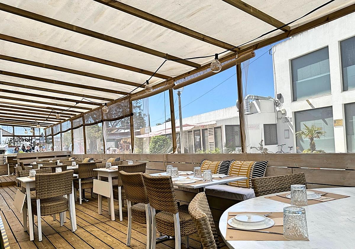 Imagen principal - Comer en la playa y añorar la Raya