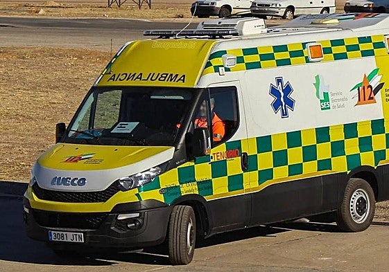 Imagen de archivo de una ambulancia del SES.