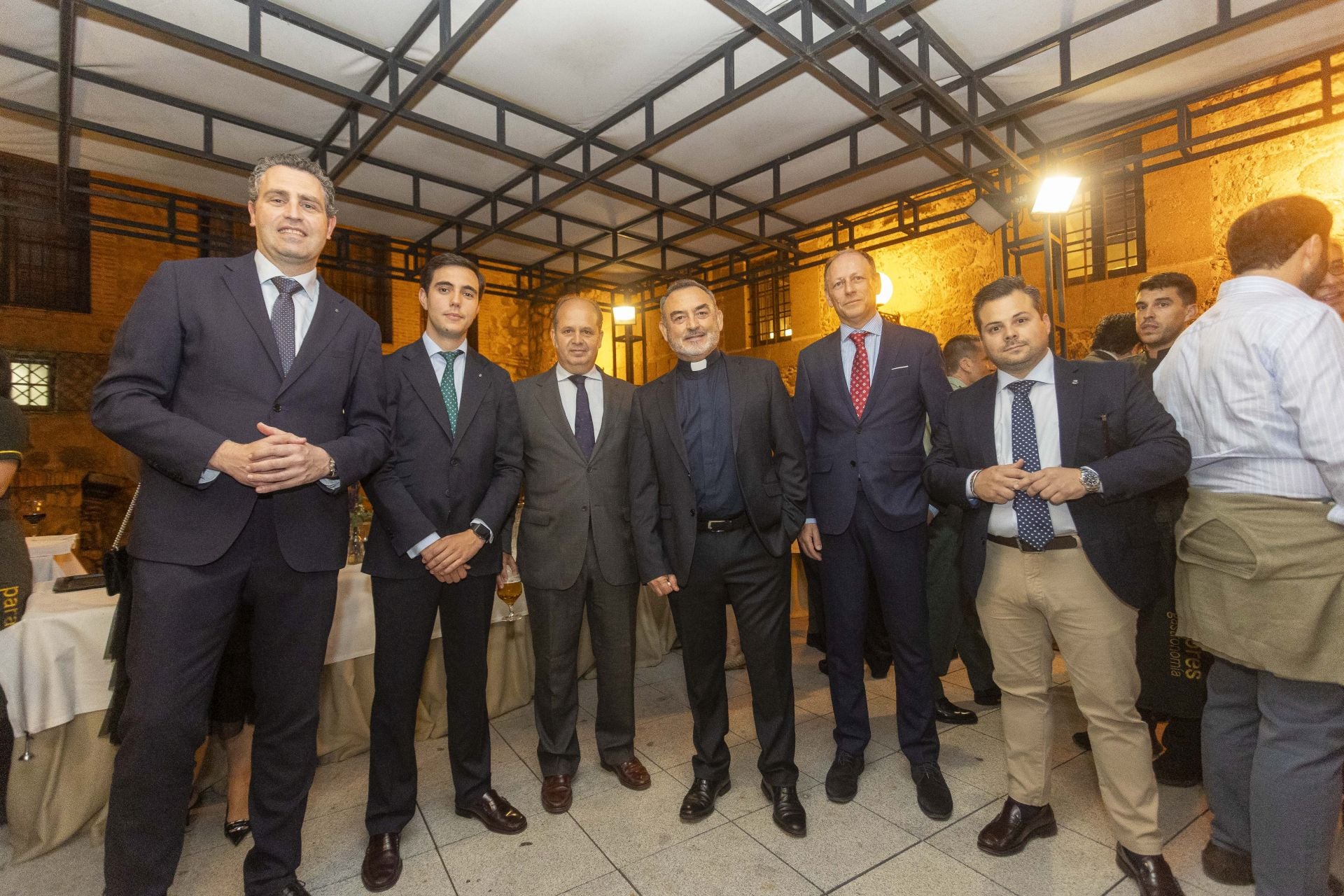 Eusebio Fernández-Cortés, Javier Píriz, Jaime Fernández de Tejada, Jesús Sánchez Adalid, Agustín Benavente y Sergio Muñoz.