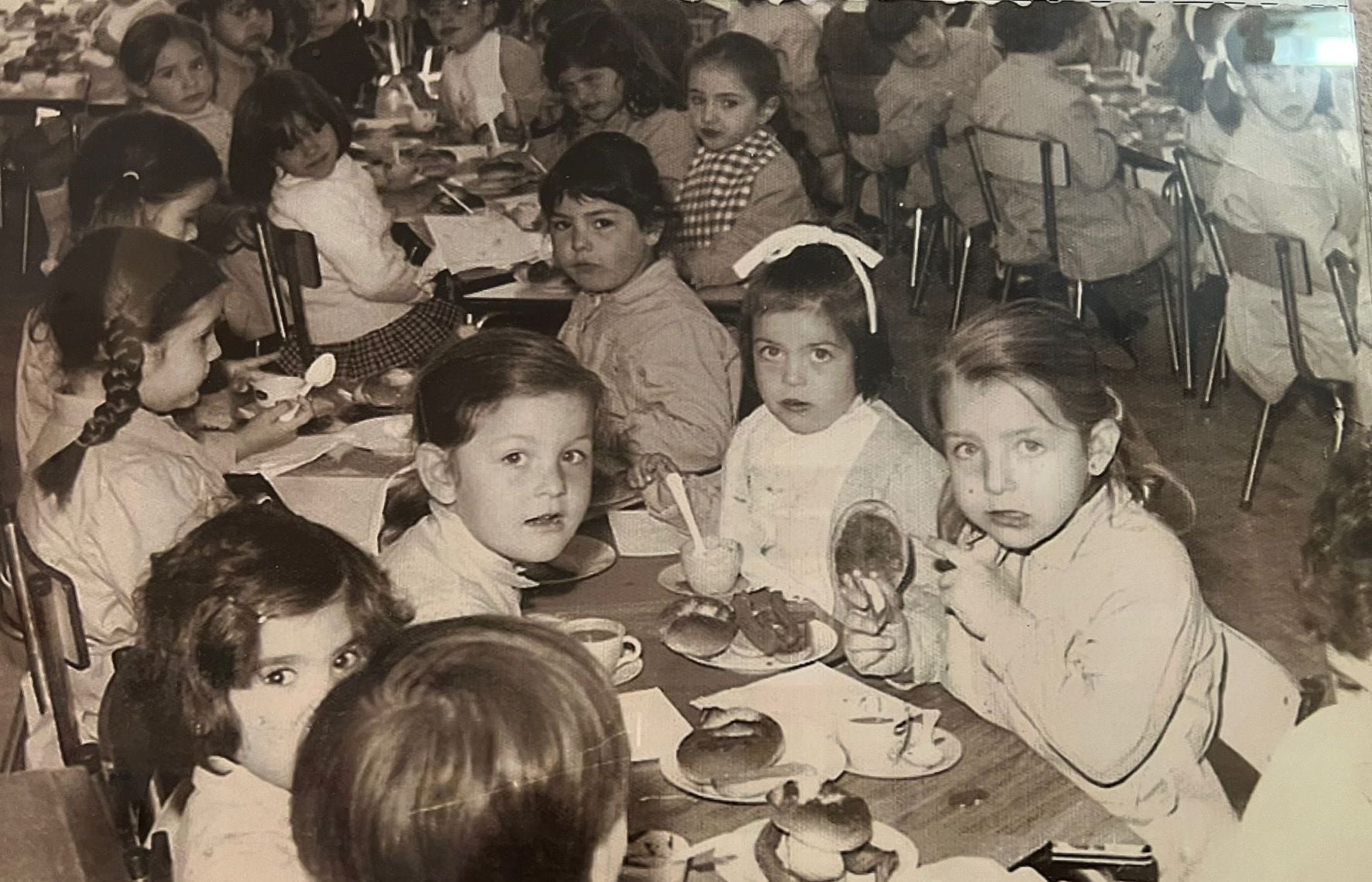 Reencuentro e imágenes históricas de colegio las Carmelitas de Cáceres