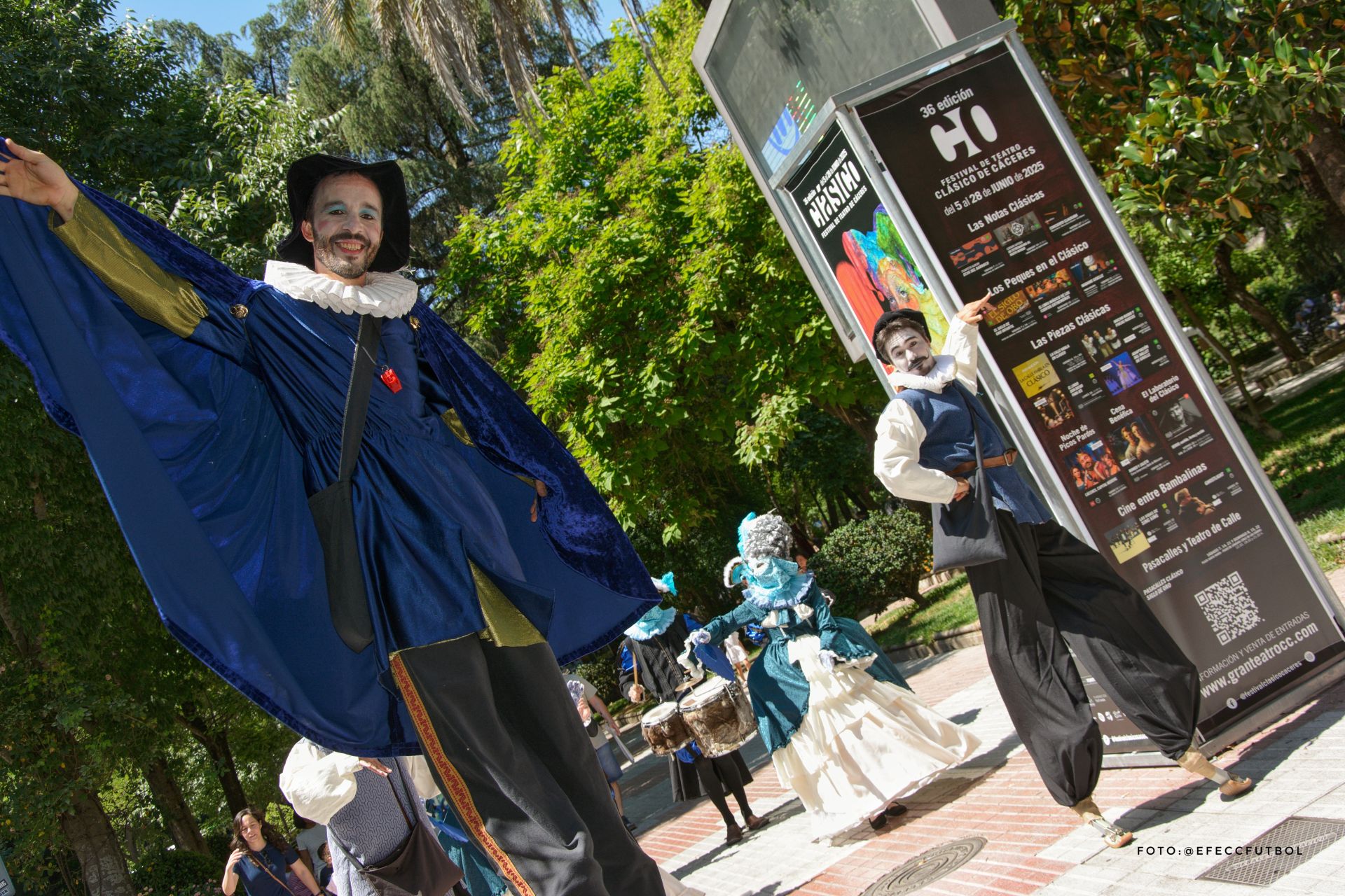 Así ha sido el pasacalles en el marco del Festival de Teatro Clásico de Cáceres