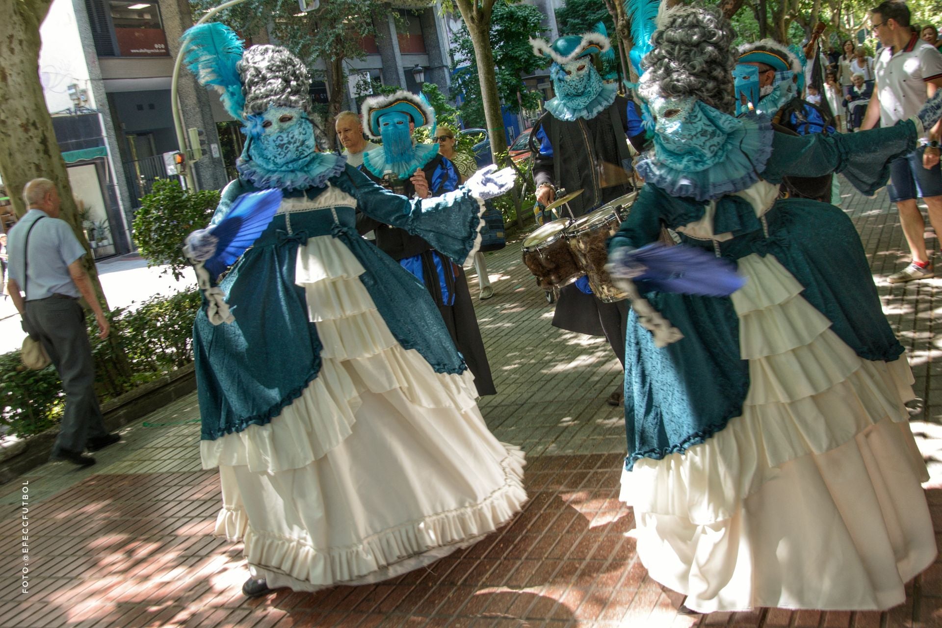 Así ha sido el pasacalles en el marco del Festival de Teatro Clásico de Cáceres