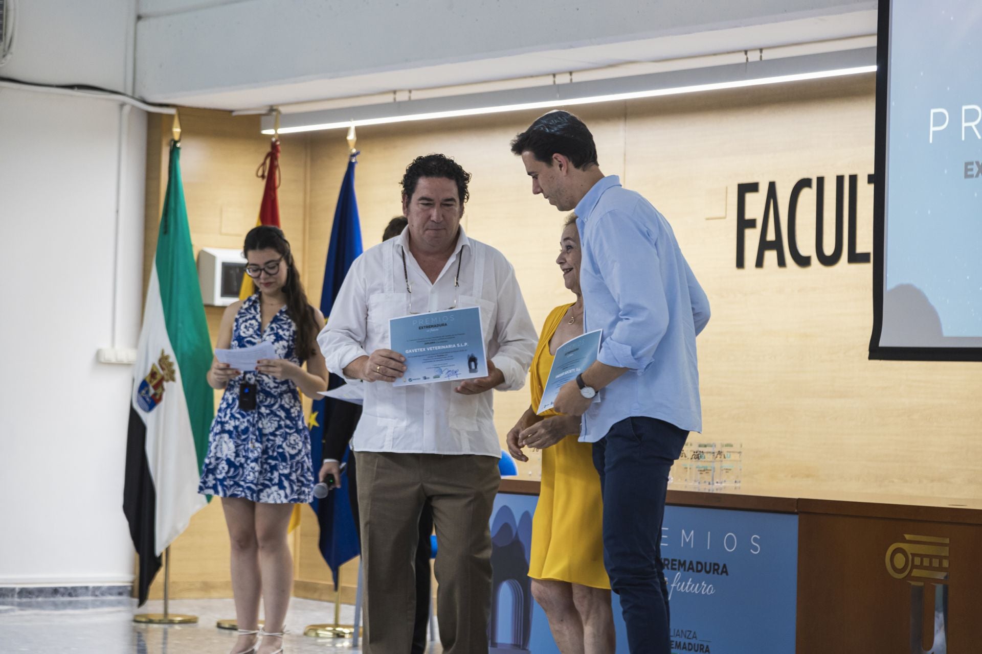 Entrega de galardones a los ganadores de la tercera edición de los &#039;Premios Extremadura es futuro&#039;