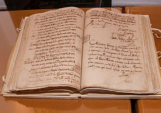 Este documento de Miajadas es una de las piezas recuperadas en el programa Diputación Restaura.