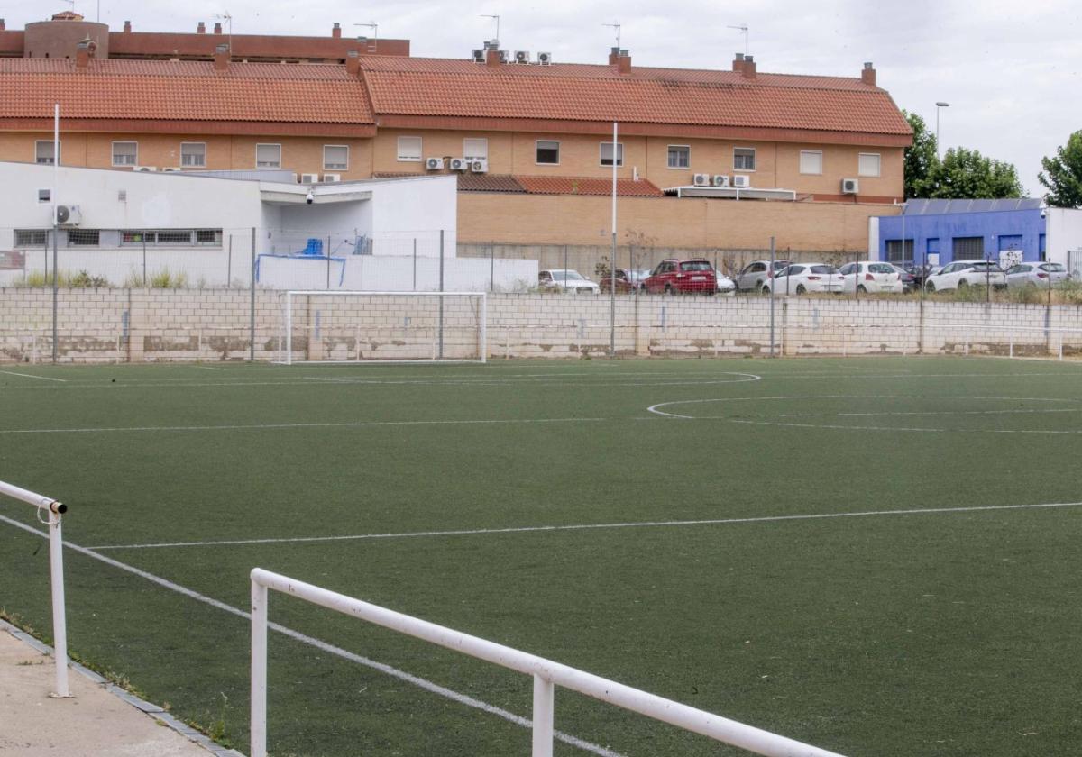 Campo de las Abadías junto al aparcamiento de la policía.