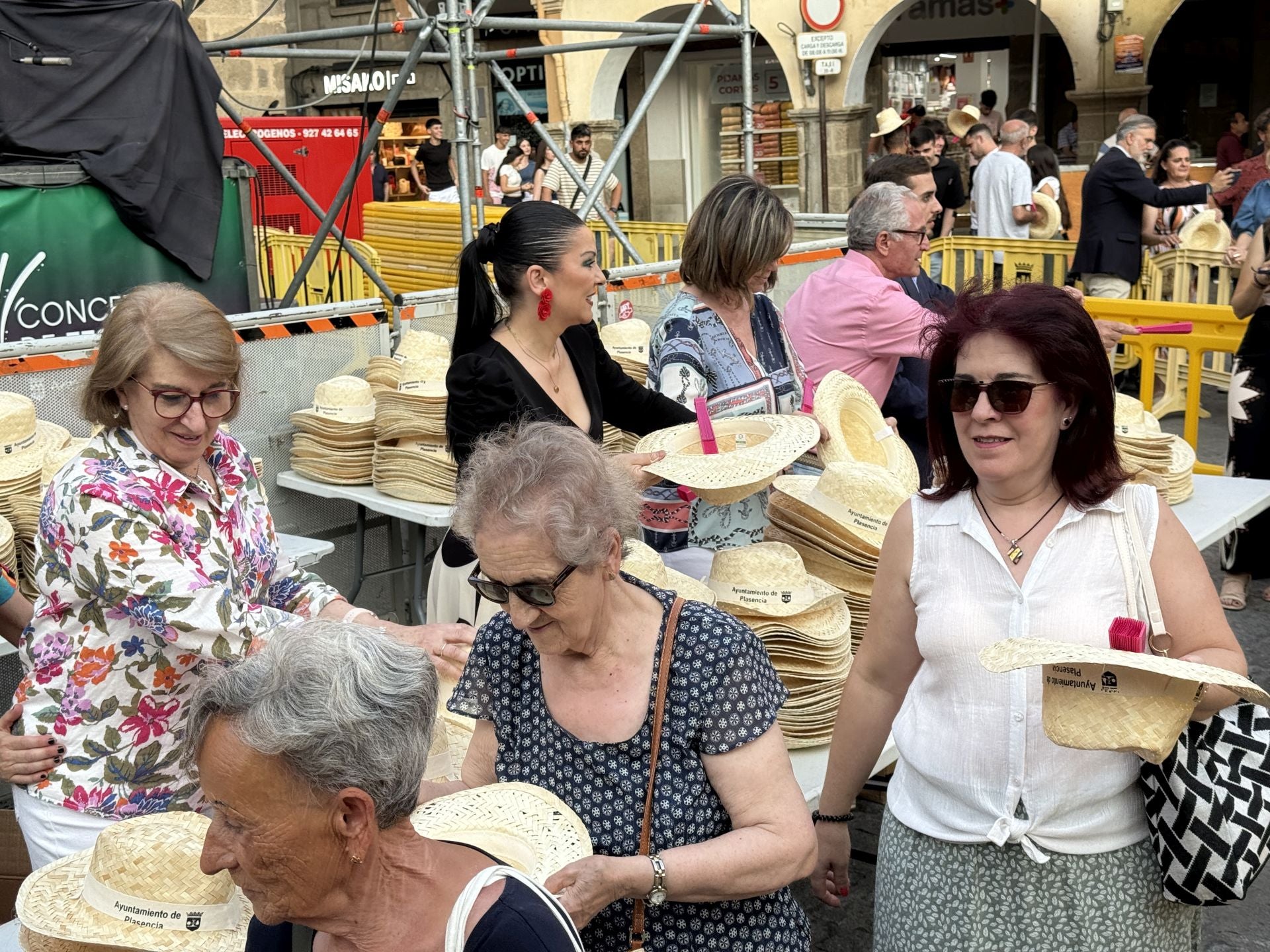 Fotos | Las mejores imágenes del primer día de la Feria de Plasencia