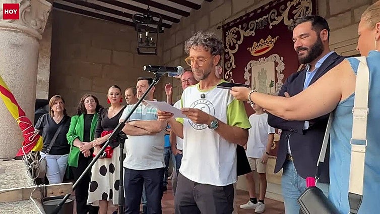 Las Ferias de Plasencia se inician con color y ritmo latino