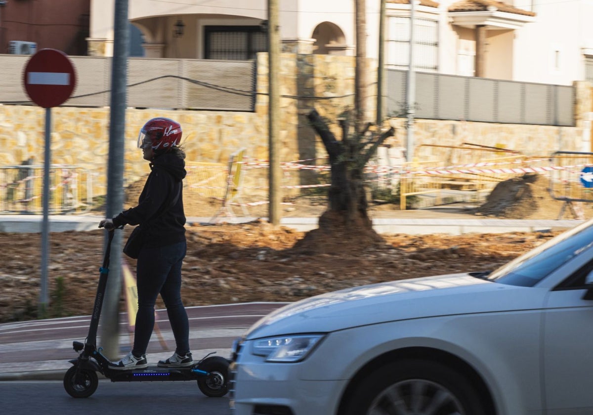 Los patinetes eléctricos se han convertido en vehículos habituales en el tráfico pacense.