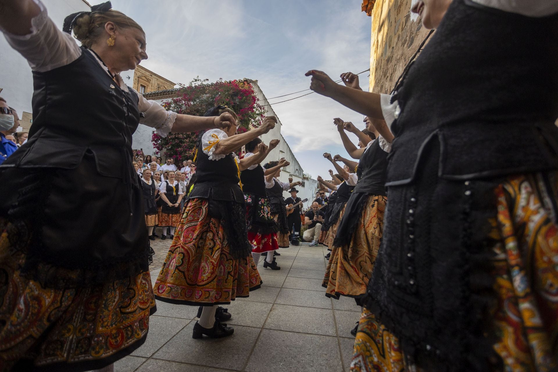 La procesión de San Antonio recorre la judería vieja de Cáceres