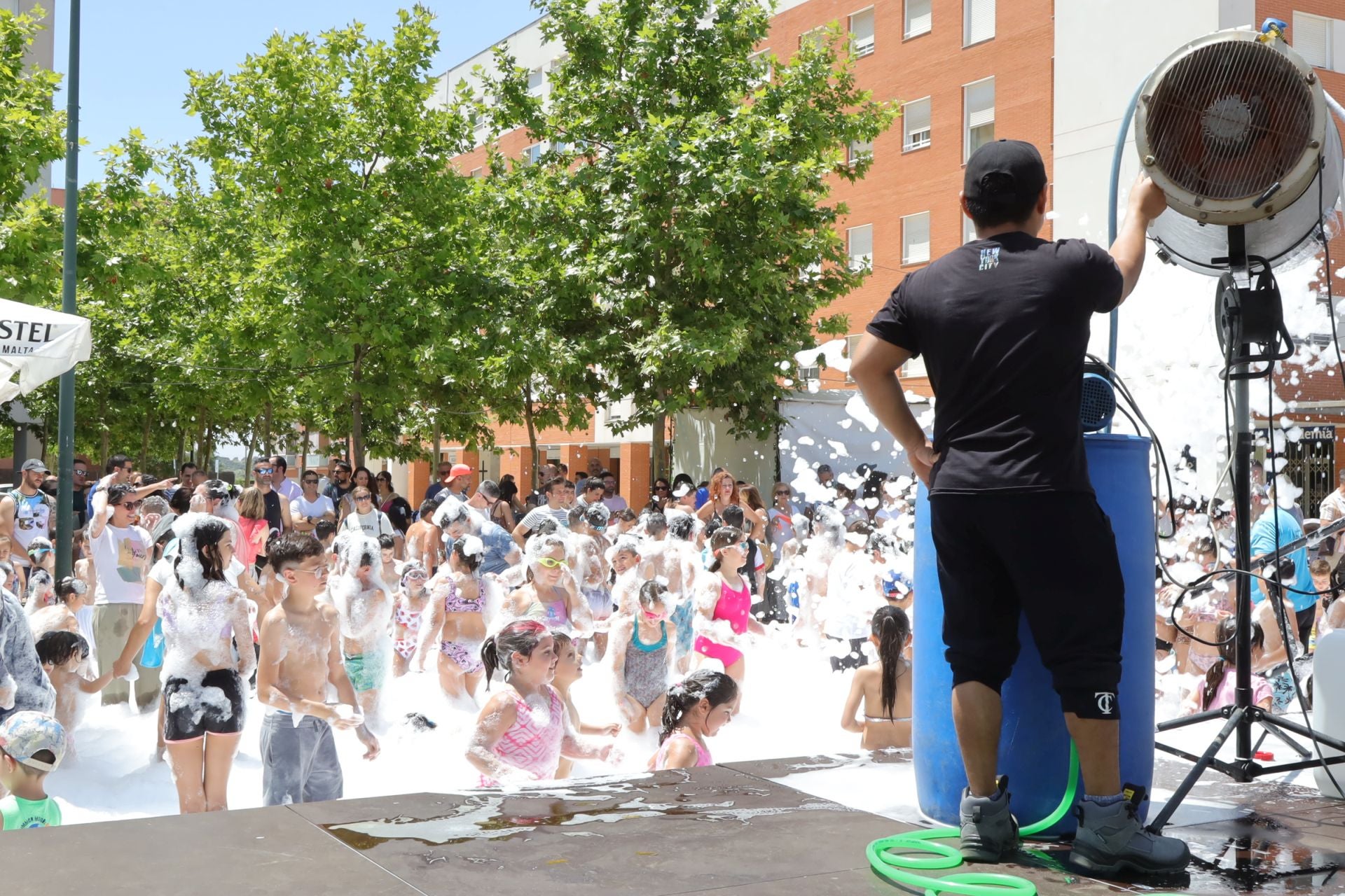 Cerro Gordo cierra su fin de semana de celebración con fiesta de la espuma