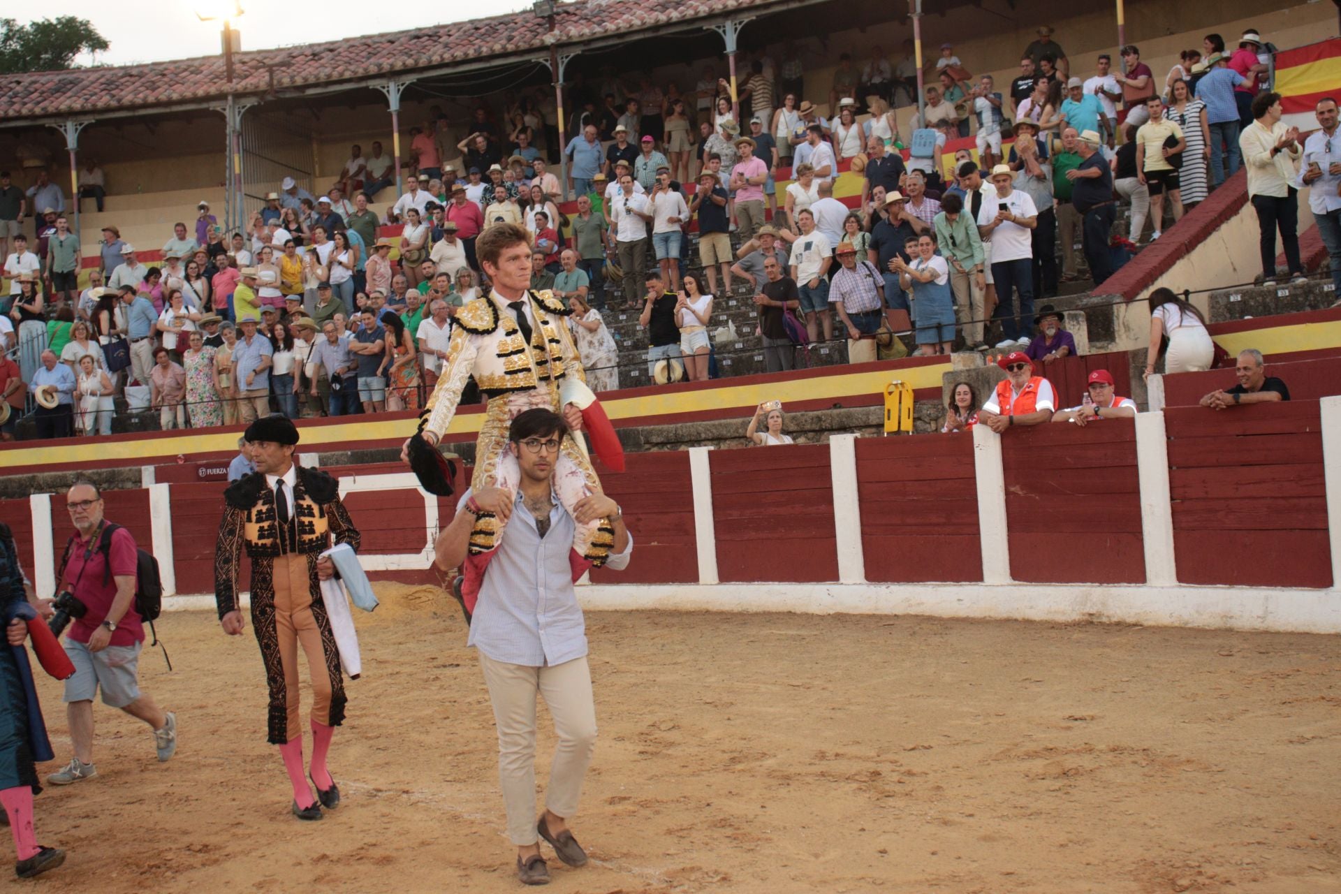Fotos | Borja Jiménez sale por la puerta grande