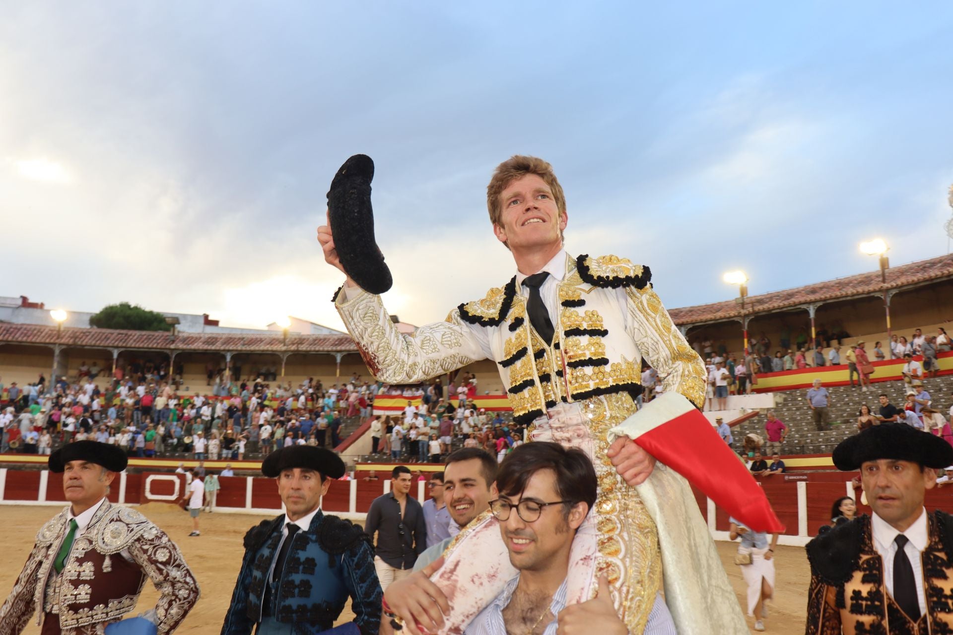 Fotos | Borja Jiménez sale por la puerta grande