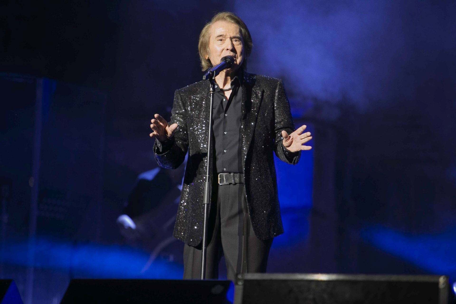 Raphael triunfa en su regreso al escenario del Teatro Romano
